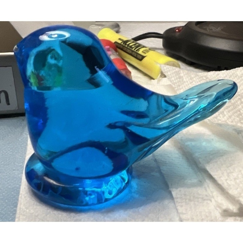 Vintage 1996 Leo Ward Bluebird of Happiness Art Glass Bird Figurine